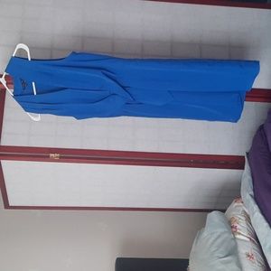 Sleeveless v-neck mini dress